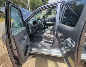 Toyota Hilux 2012 Blue