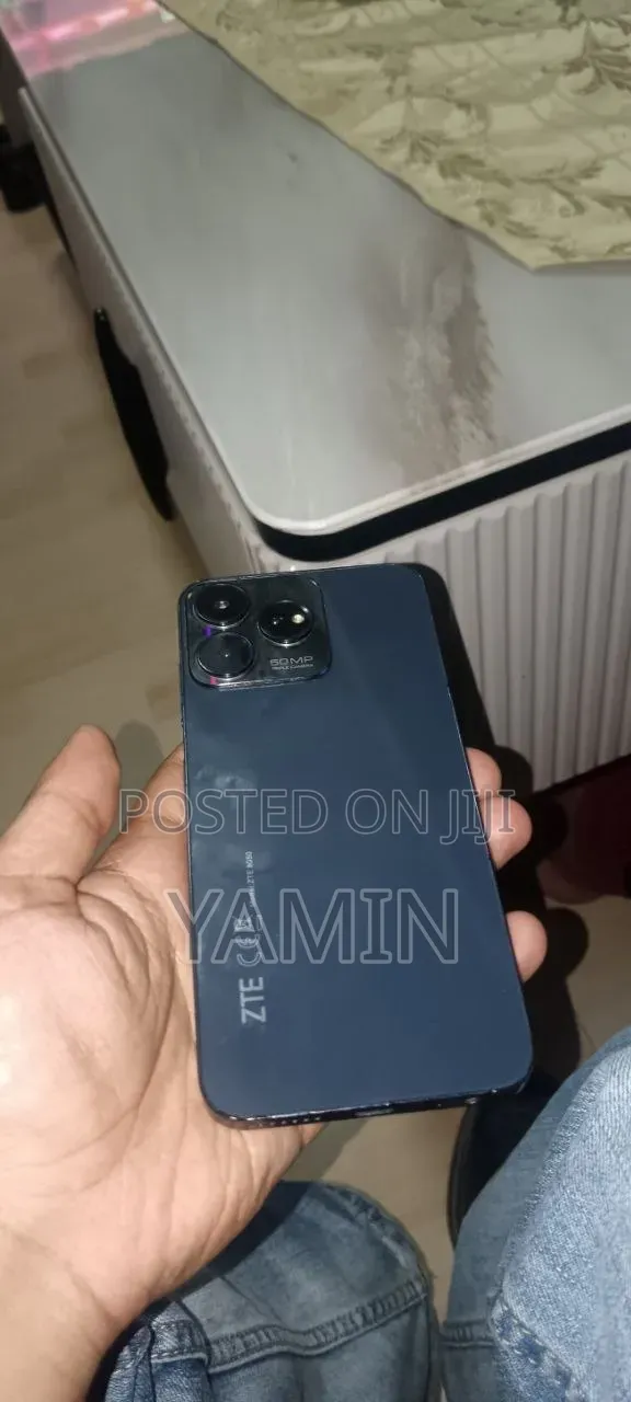 ZTE Blade Blue