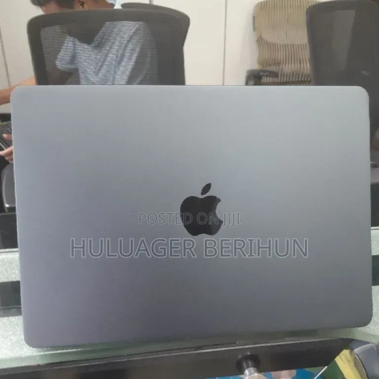 New Laptop Apple MacBook Pro 2023 M3 24GB Apple M3 SSD 512GB