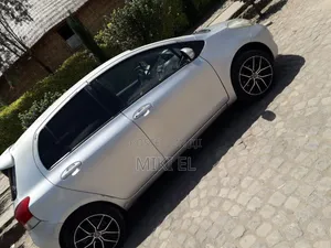 Toyota Yaris Base Hatchback 5dr 2010 Silver