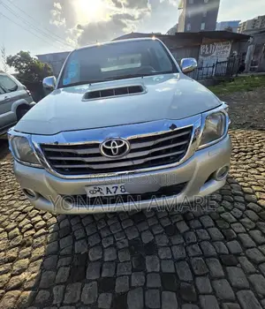 Toyota Hilux 2012