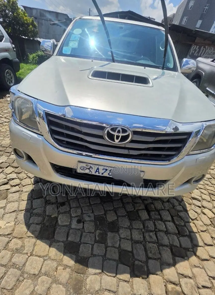 Toyota Hilux 2012