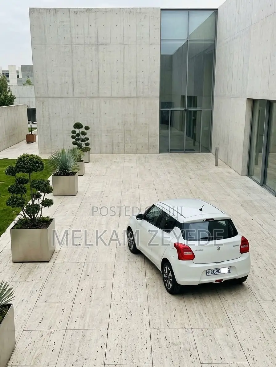 Suzuki Swift Sport 2023 White