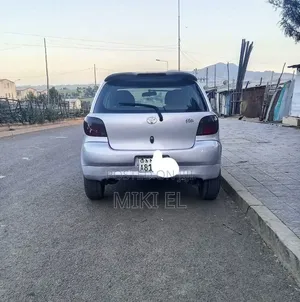 Toyota Vitz 1.0 FWD 5dr 2001 Silver