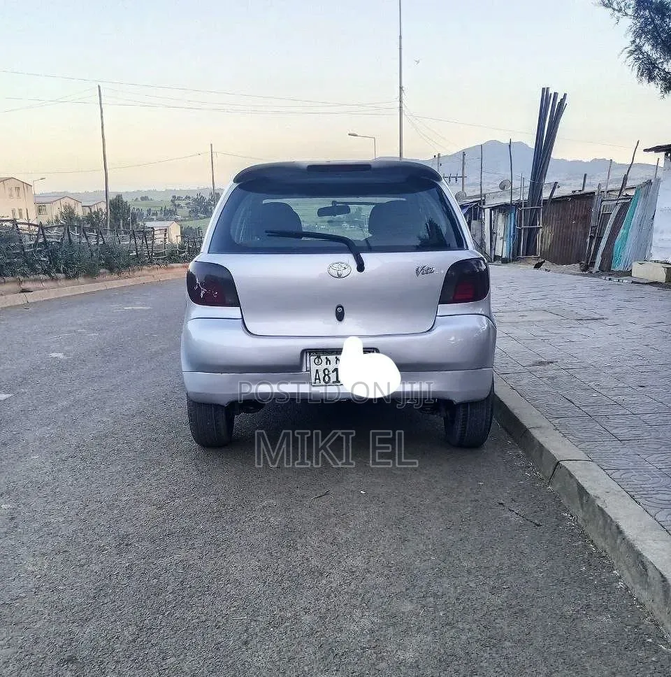 Toyota Vitz 1.0 FWD 5dr 2001 Silver