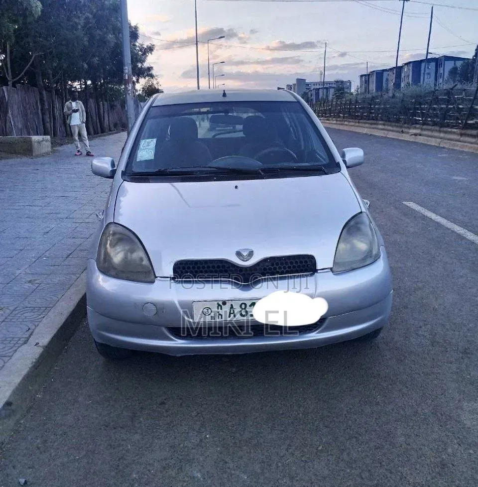 Toyota Vitz 1.0 FWD 5dr 2001 Silver
