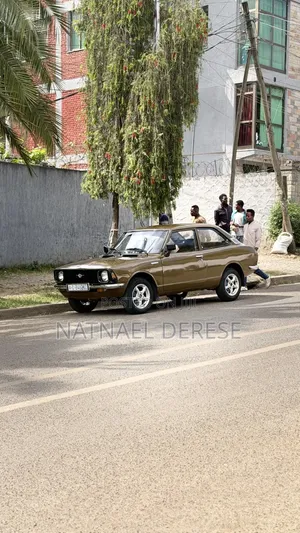 Toyota Corolla KE 20 1975 Gold