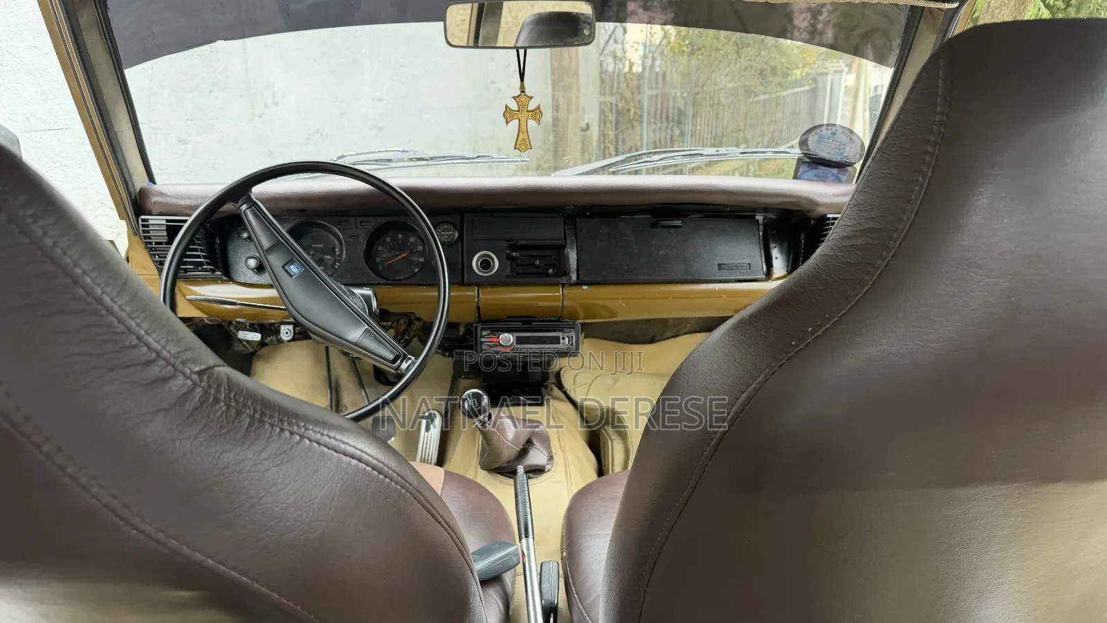 Toyota Corolla KE 20 1975 Gold