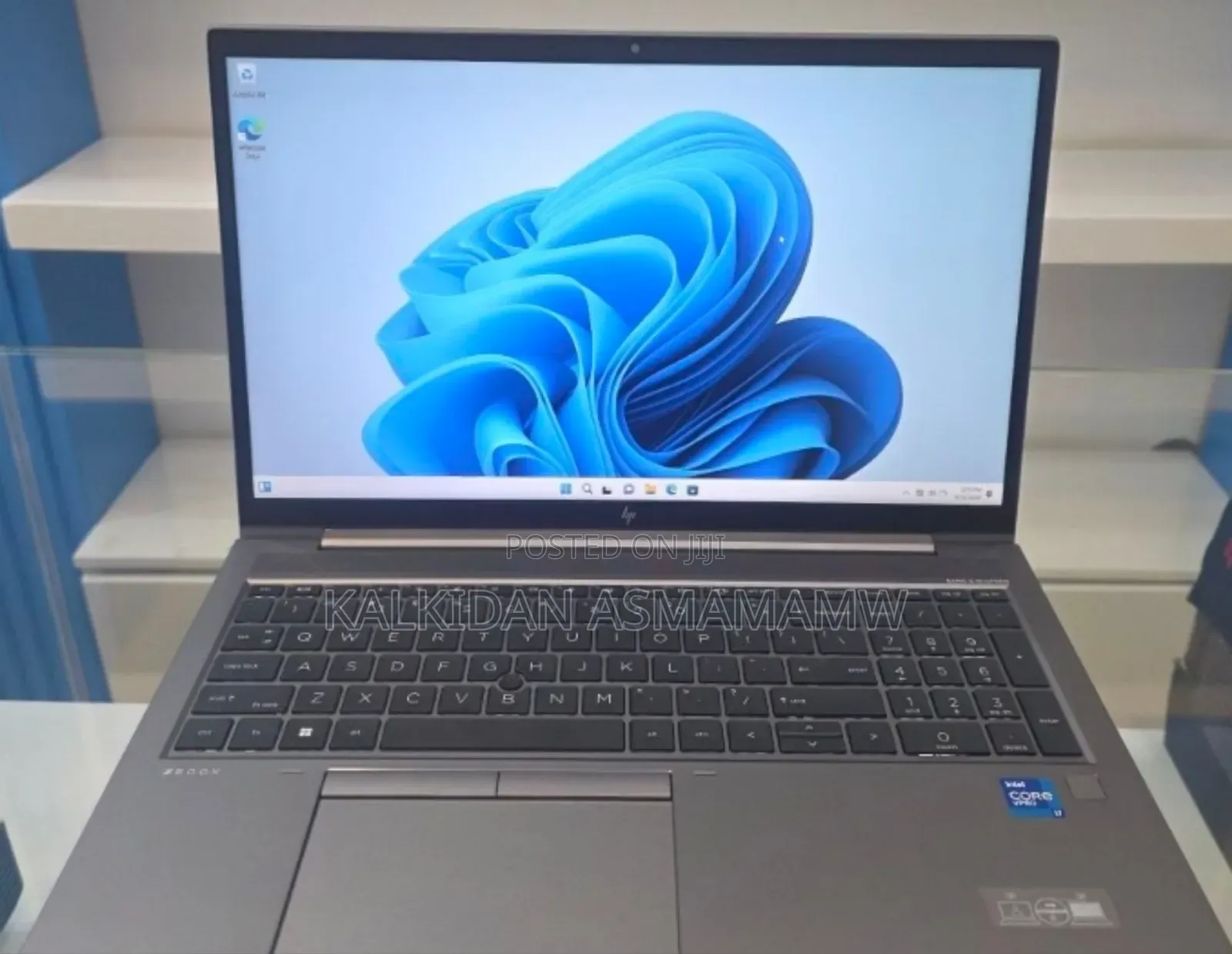 New Laptop HP ZBook Firefly G8 16GB Intel Core i7 SSD 512GB