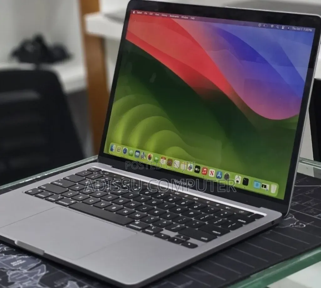 New Laptop Apple MacBook Pro 2020 M1 16GB Apple M1 Pro SSD 512GB