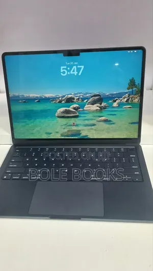 New Laptop Apple MacBook Air 2022 M2 8GB Apple M2 SSD 256GB