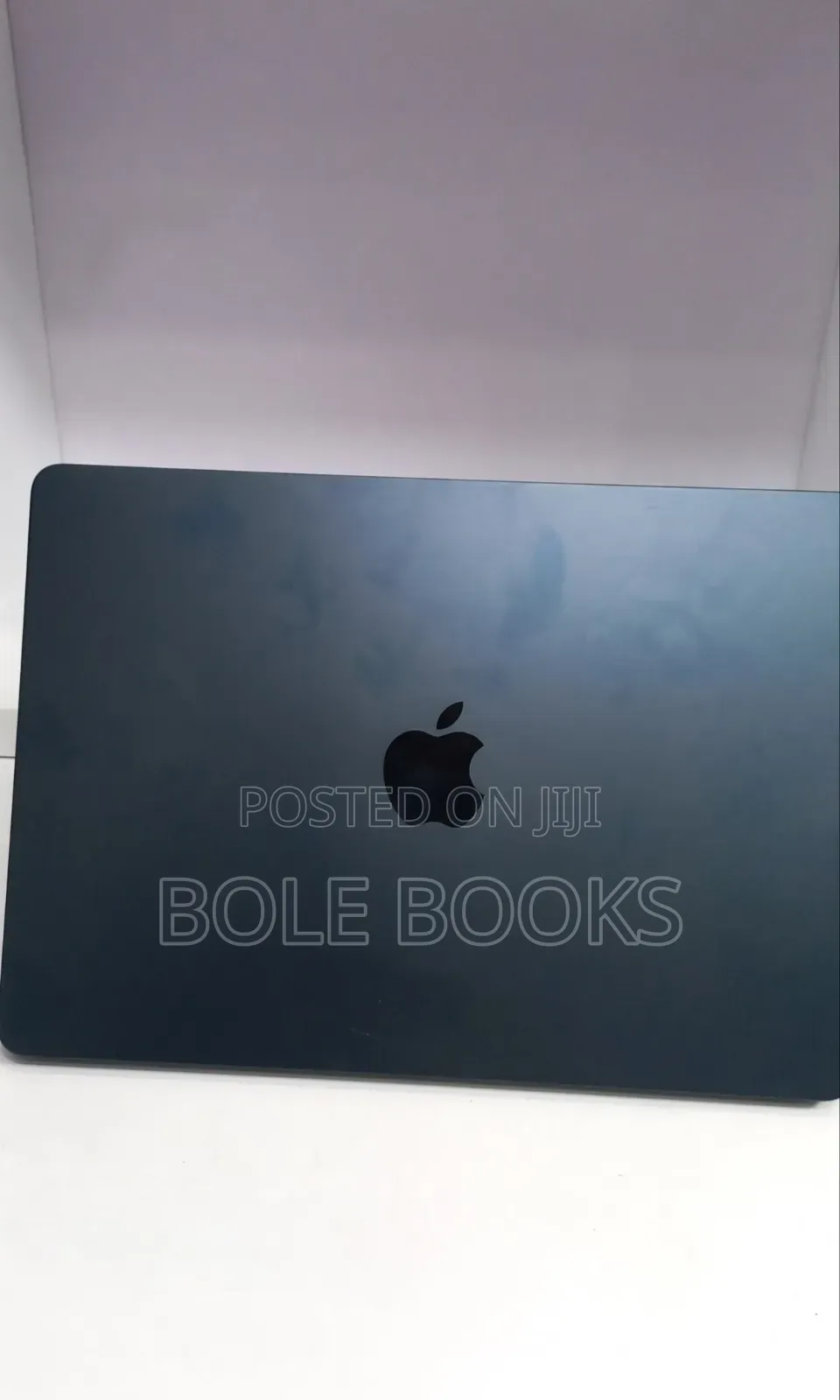 New Laptop Apple MacBook Air 2022 M2 8GB Apple M2 SSD 256GB