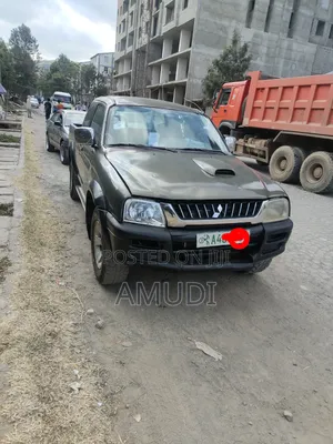 Mitsubishi Airtrek 2005 Gray