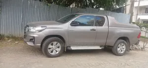 Toyota Hilux 2020 Gray