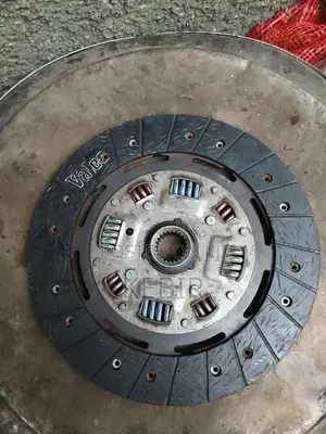 Nissan ፍርሲዬን ሸራ