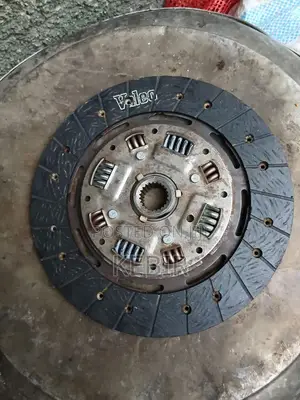Nissan ፍርሲዬን ሸራ