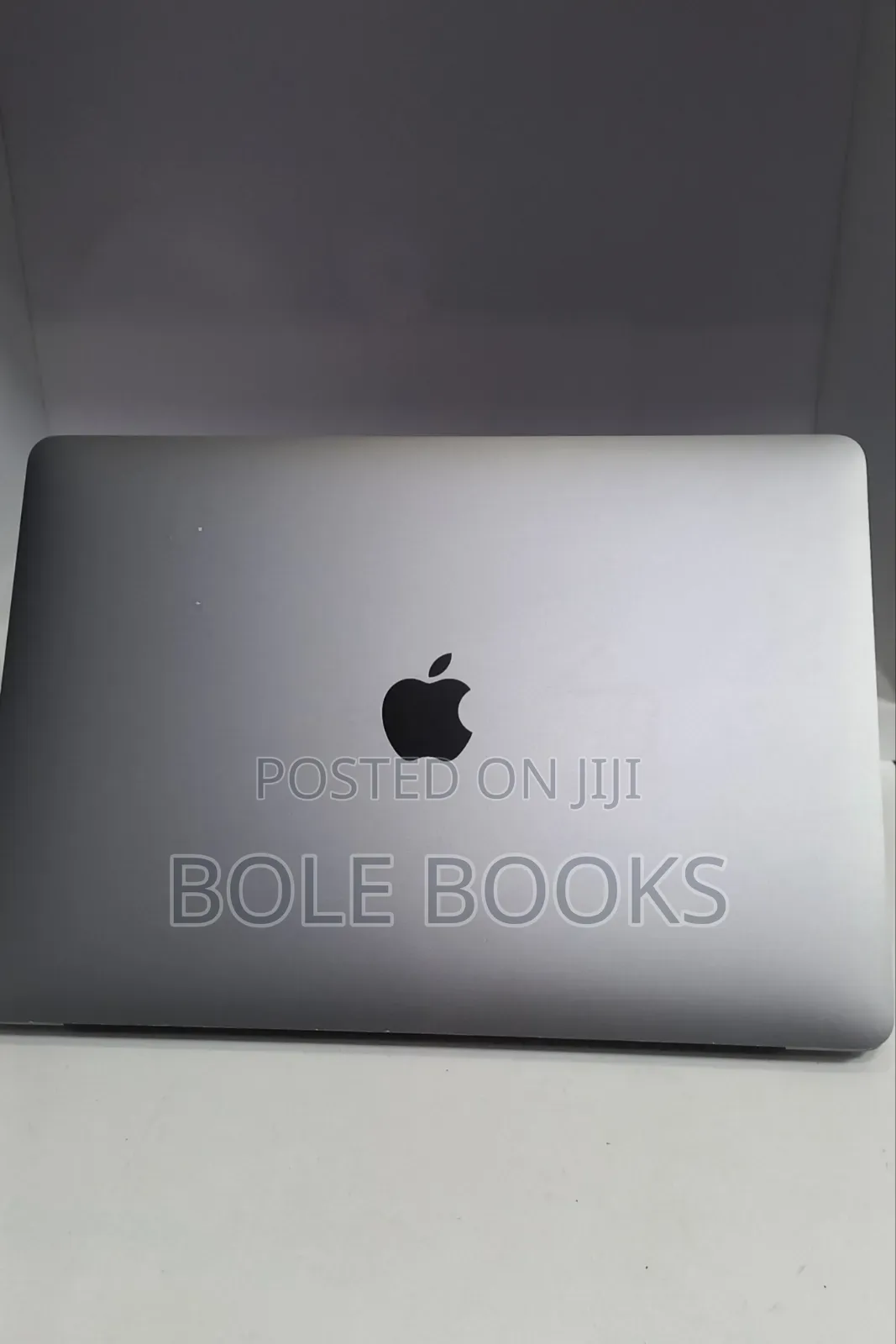 New Laptop Apple MacBook Pro 2020 M1 8GB Apple M1 SSD 256GB