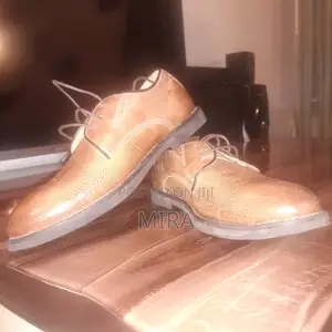 ጥራት ያለው የወንድ የቆዳ ጫማ ,Brown Croc-Embossed Derby Shoe.