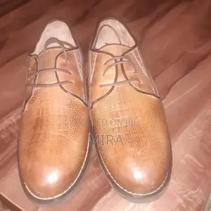 ጥራት ያለው የወንድ የቆዳ ጫማ ,Brown Croc-Embossed Derby Shoe.
