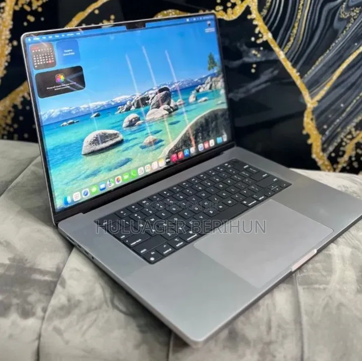 New Laptop Apple MacBook Pro 2020 M1 16GB Apple M1 Pro SSD 16 GB