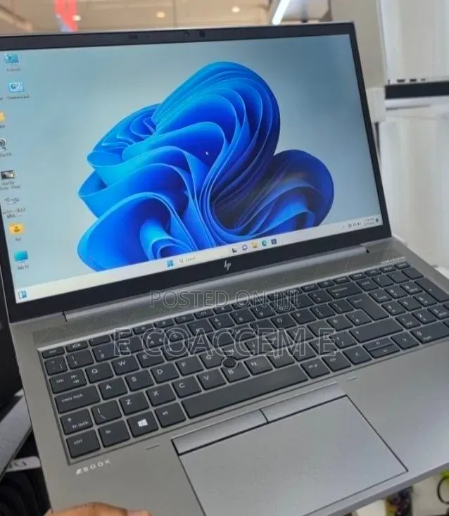 New Laptop HP Zbook Studio G7 16GB Intel Core i7 SSD 512GB