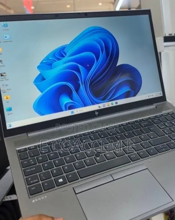New Laptop HP Zbook Studio G7 16GB Intel Core i7 SSD 512GB