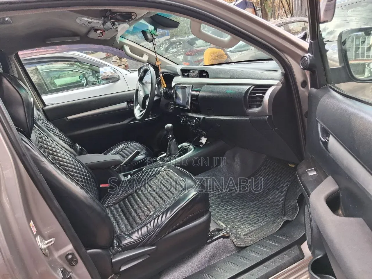 Toyota Hilux 2019 Gray