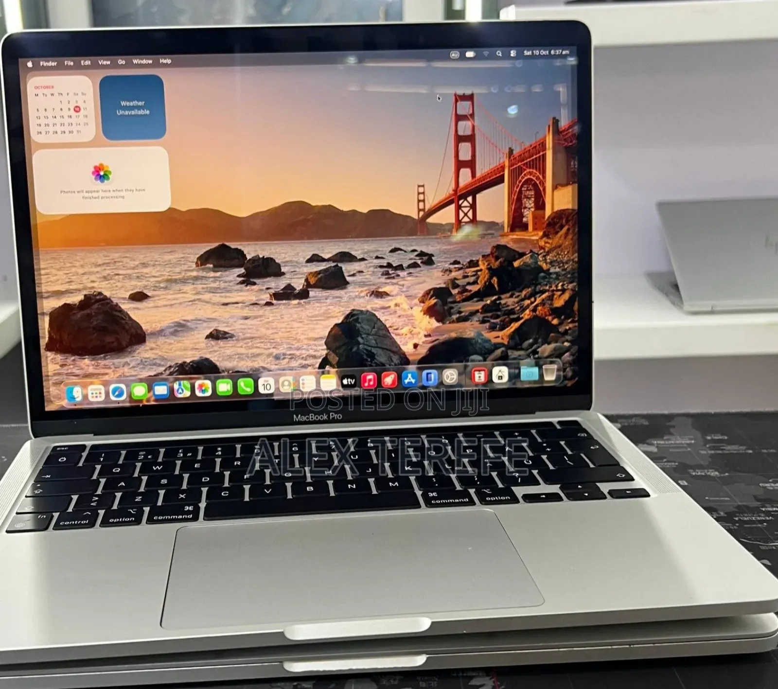New Laptop Apple MacBook Pro 2022 M2 16GB Apple M2 SSD 256GB