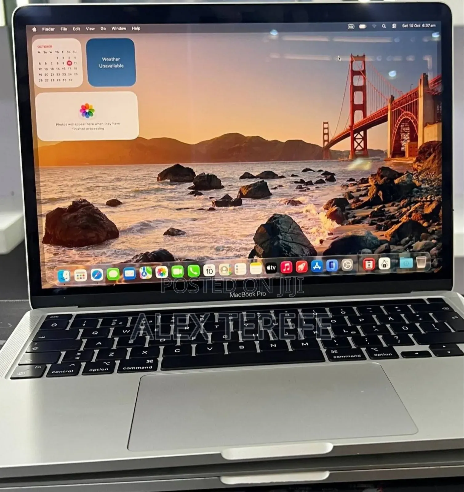 New Laptop Apple MacBook Pro 2022 M2 16GB Apple M2 SSD 256GB