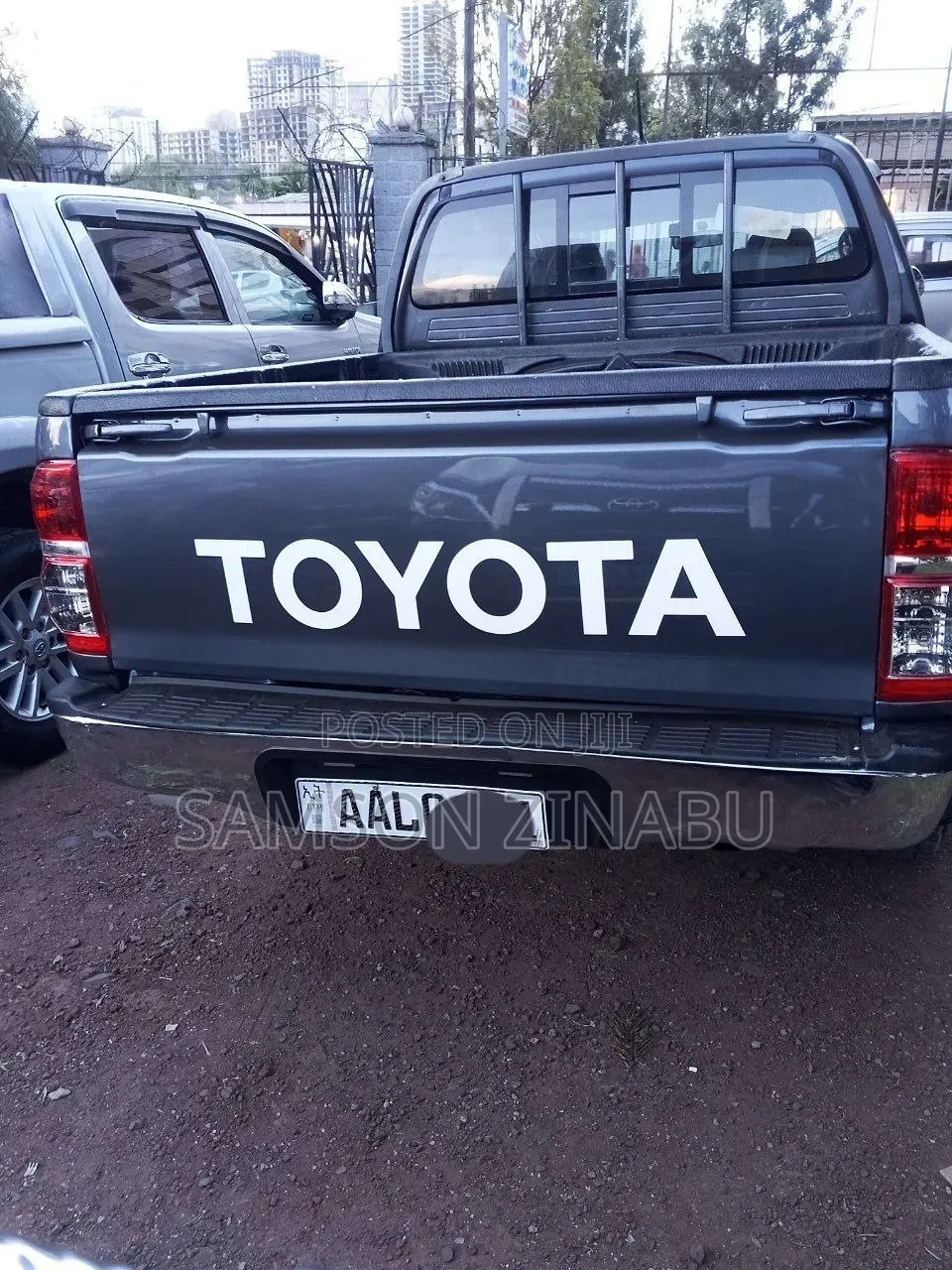 Toyota Hilux 2012 Black