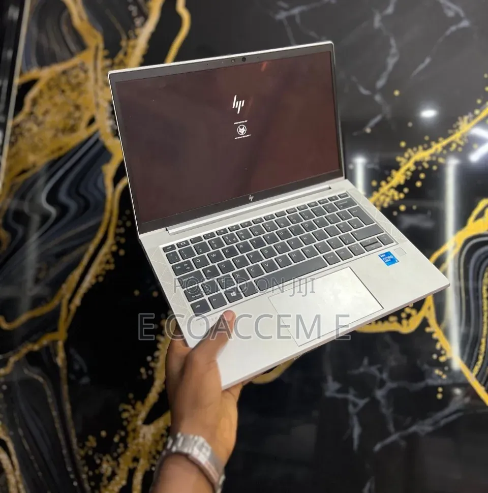 New Laptop HP EliteBook 830 G8 16GB Intel Core i5 SSD 512GB