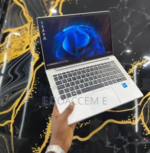 New Laptop HP EliteBook 830 G8 16GB Intel Core i5 SSD 512GB
