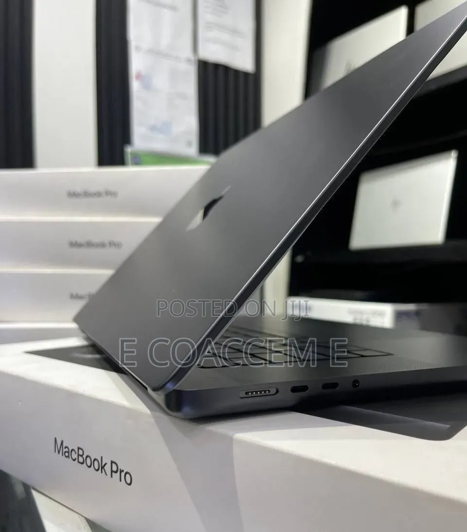 New Laptop Apple MacBook Pro 2024 M4 Max 48GB Apple M4 Max SSD 2T