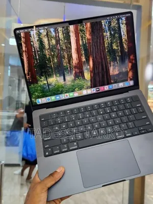 New Laptop Apple MacBook Pro 2023 M3 18GB Apple M3 Pro SSD 512GB