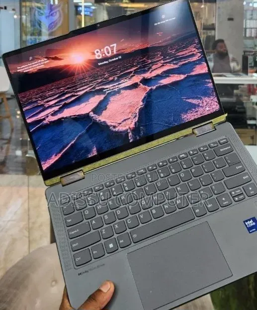 New Laptop Lenovo Yoga 7i 16GB Intel Core Ultra 7 SSD 512GB