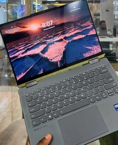 New Laptop Lenovo Yoga 7i 16GB Intel Core Ultra 7 SSD 512GB