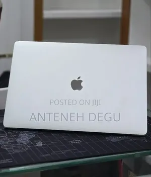 New Laptop Apple MacBook Pro 2017 16GB Intel Core i7 SSD 512GB