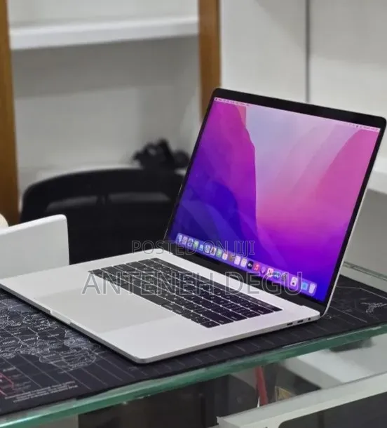New Laptop Apple MacBook Pro 2017 16GB Intel Core i7 SSD 512GB