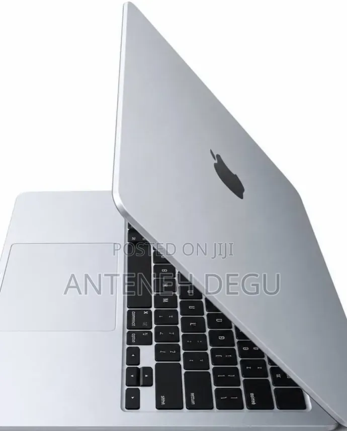 New Laptop Apple MacBook 16GB Apple M4 SSD 512GB
