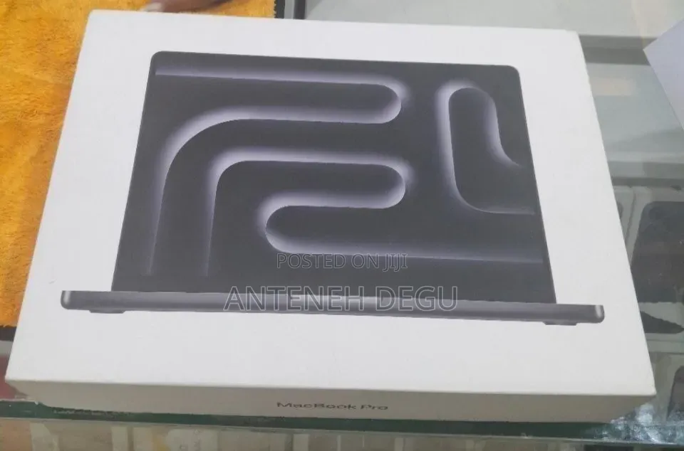 New Laptop Apple MacBook 16GB Apple M5 SSD 512GB