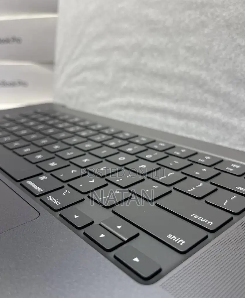 New Laptop Apple MacBook Pro 2024 M4 Max 48GB Apple M4 Max SSD 2T