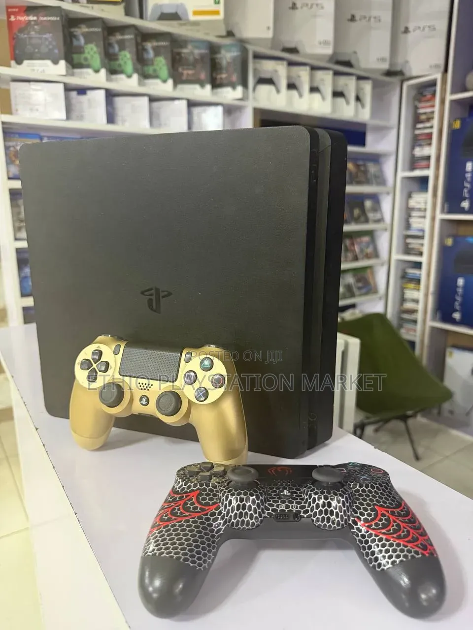 Ps4-Fat 2 DualShock 4 Controllers   CD Supported  Amazing Gaming