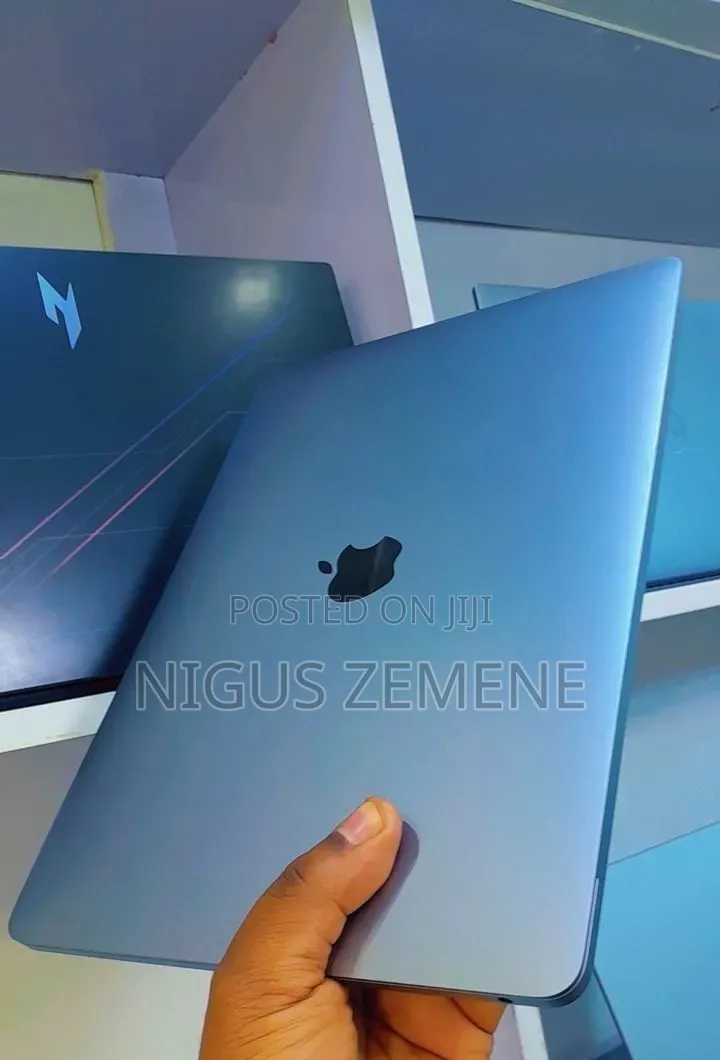 New Laptop Apple MacBook Air 2020 M1 8GB Apple M1 SSD 256GB