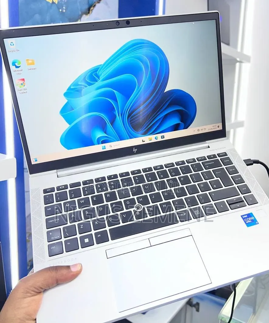 New Laptop HP EliteBook 840 G8 16GB Intel Core i7 SSD 512GB