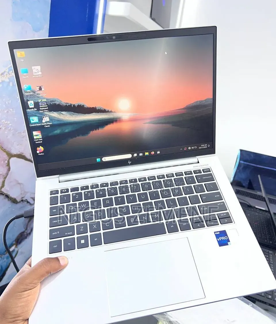 New Laptop HP EliteBook 840 G10 16GB Intel Core i7 SSD 512GB