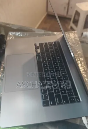 New Laptop Apple MacBook Pro 2019 64GB Intel Core i9 SSD 512GB