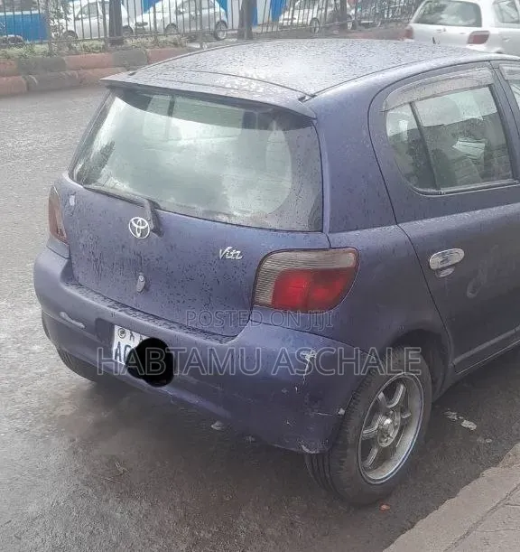 Toyota Vitz 1999