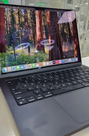New Laptop Apple MacBook Pro 2023 M3 18GB Apple M3 Pro SSD 512GB
