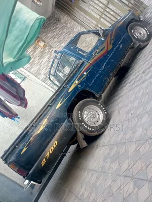 Toyota Hilux 1983 Blue
