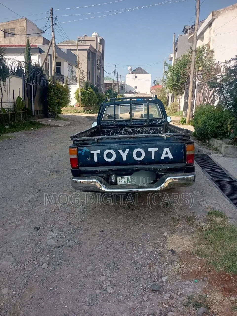 Toyota Hilux 1983 Blue